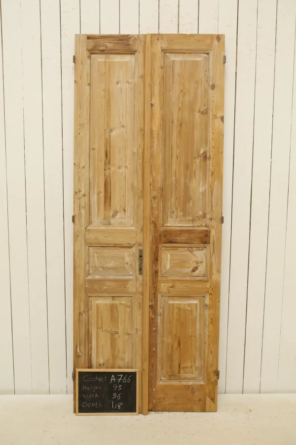 Antique French panel door - lot A766 - Image 2