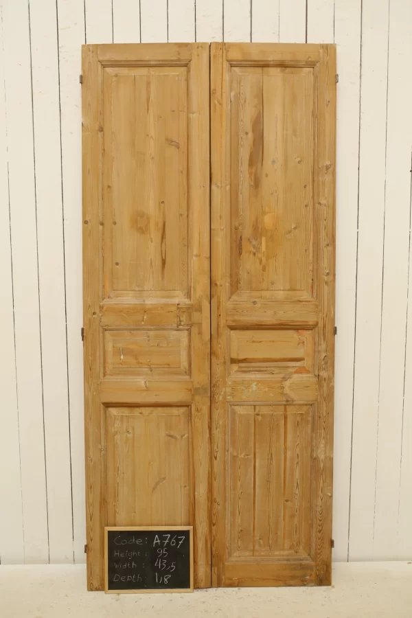 Antique French panel door - lot A767 - Image 2