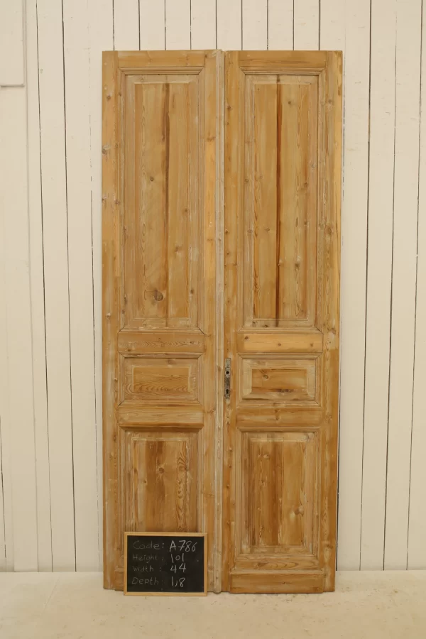 Antique French panel door - lot A786 - Image 2