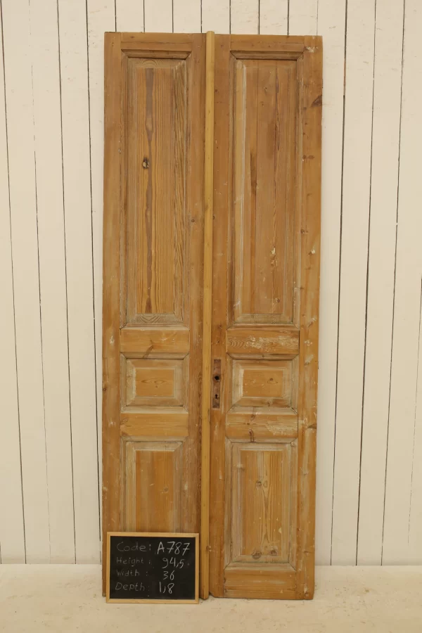 Antique French panel door - lot A787