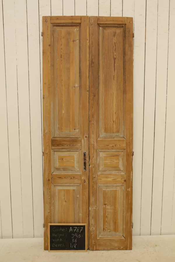 Antique French panel door - lot A787 - Image 2