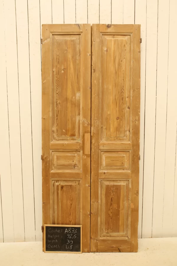 Antique French panel door - lot A833 - Image 2