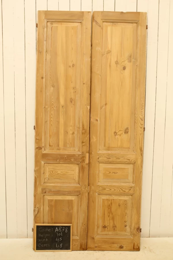 Antique French panel door - lot A838 - Image 2