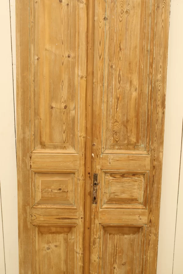 Antique French panel door - lot A844 - Image 2